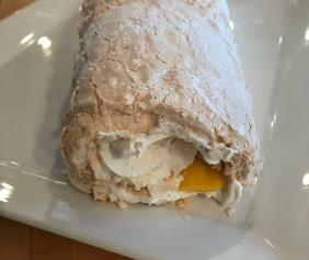 RIPE MANGO PAVLOVA ROLL