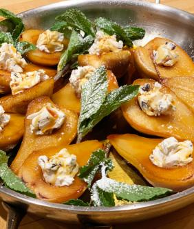 CARAMELIZED PEARS WITH TIRAMISU CREAM