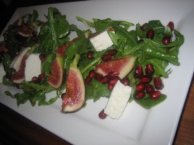 FIG AND GOAT CHEESE SALAD WITH POMEGRANATE VINAIGRETTE